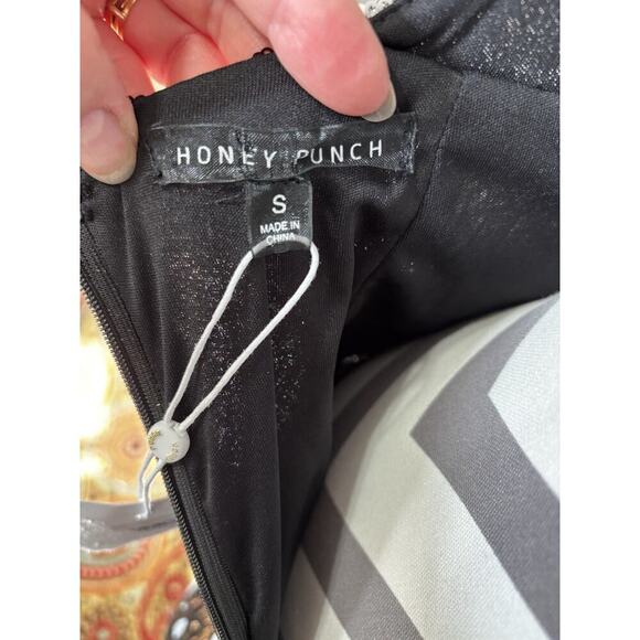 Honey Punch Sequins Mini Dress Sm Black White Polka Dots Backless HOCO Party - Picture 6 of 6